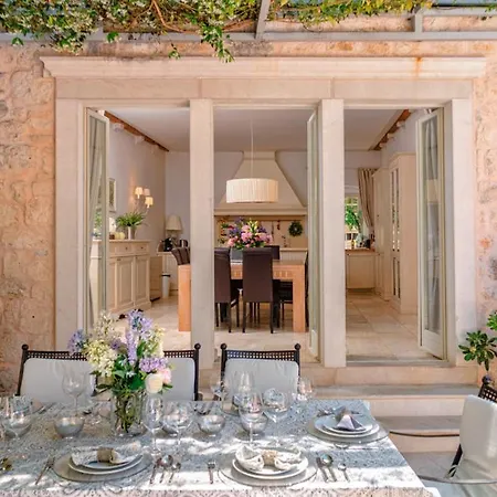 Hvar Royale - 5 Bedroom - Indoor Pool - Beautiful Heritage Villa *