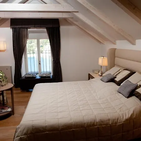 Hvar Royale - 5 Bedroom - Indoor Pool - Beautiful Heritage Villa *